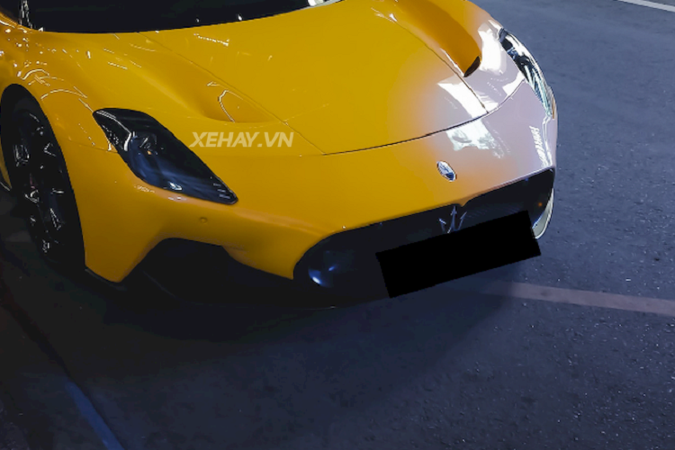 Thời gian để hoàn thành bản độ lên đến 1.000 giờ thi công và chi phí lên đến hơn 2 tỷ đồng. Bản độ được mạ vàng toàn bộ logo phía trước, bên hông, phía sau và cả bộ mâm 20 inch. Ngoài ra, đơn vị chế tác còn bổ sung các dòng chữ mạ vàng, như "CASIKEN", "Exclusive Edition" và số thứ tự "01/01". Bộ mâm mất 320 giờ để hoàn thiện, từ công đoạn tẩy sơn, xử lý nền, đánh bóng cho đến mạ vàng.