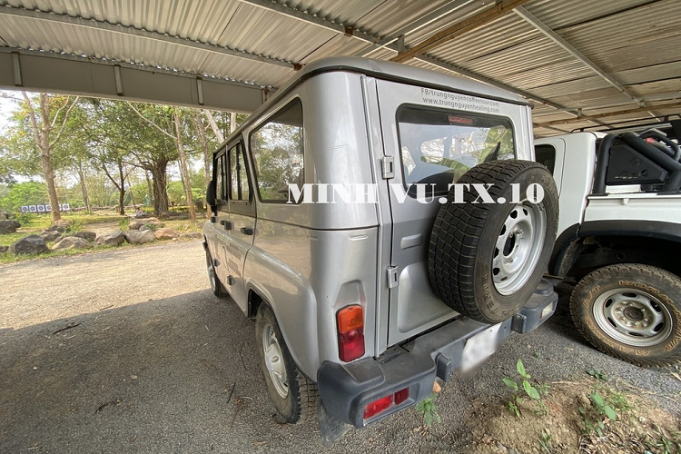 Cách đây 82 năm về trước, UAZ đã được thành lập và sau đó trở thành 1 trong những dòng xe chiến lược trong thời kỳ Xô Viết với mục đích chính cho quân sự và dân sự, hãng xe này còn được gọi bằng cái tên thân mật là 'U-oát'.