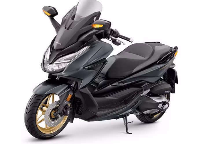 Forza 350 sử dụng động cơ 329,6 cc eSP+, 4 van, làm mát bằng dung dịch cho công suất 29,2 mã lực tại 7.500 vòng/phút, mô-men xoắn cực đại 31,5 Nm tại 5.250 vòng/phút.