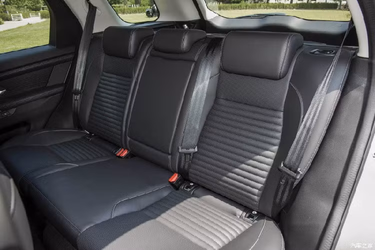 Bên cạnh đó là hệ thống lọc không khí Cabin Air Purification Plus mới. Hệ thống này có thể lọc bụi mịn PM2.5 và kiểm soát CO2 bên trong xe. Trong khi đó, công nghệ nano X giúp chống mầm bệnh đồng thời giảm vi khuẩn, chất gây dị ứng và mùi khó chịu.