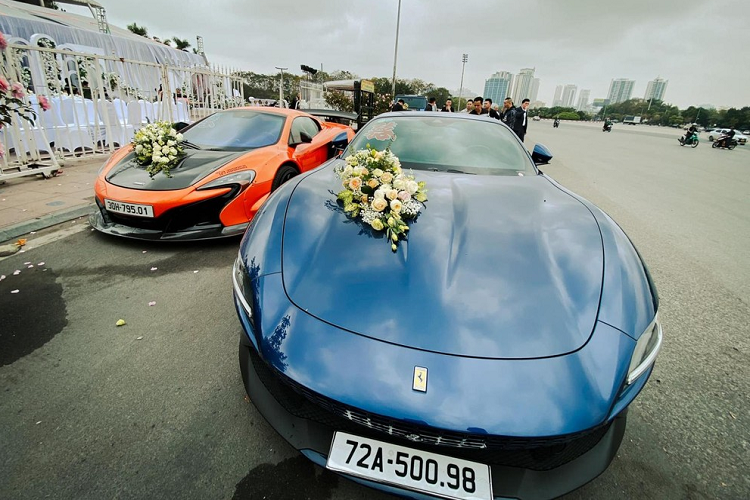 Dòng xe SUV còn có 2 chiếc xe Lexus LX570 và Mercedes-Benz GLS xuất hiện trong đoàn xe đưa dâu cho cháu của nữ đại gia bán siêu xe ở Hà Nội, giá trị 3 chiếc xe này không dưới 15 tỷ đồng.