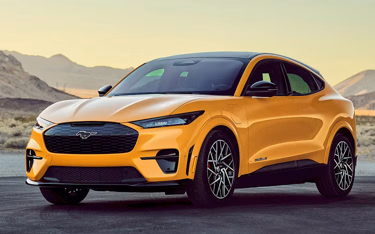 Xe oto dien Ford chay pin LFP se sac nhanh va gia re hon