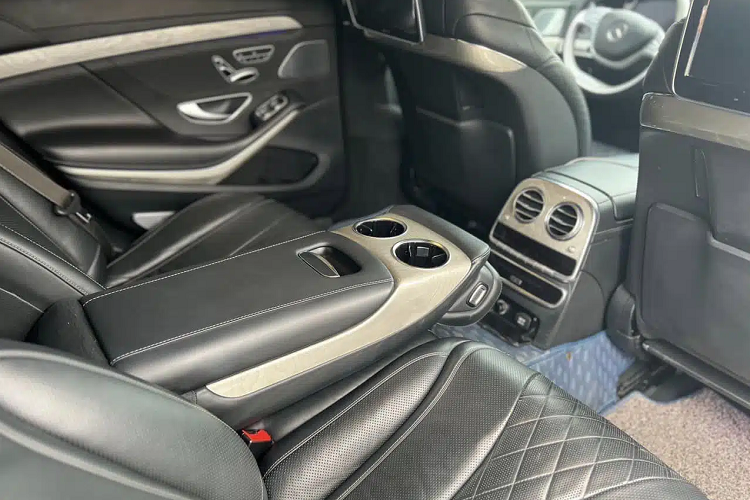 Cuối cùng là việc chiếc xe này cũng đã được trang trí thêm bộ khuếch tán để tăng thêm vẻ thể thao. Về kích thước thân xe, Hyundai Mufasa sở hữu các số đo bao gồm chiều dài 4.475 mm, rộng 1.850 mm và chiều cao sẽ là 1.665/1.681/1.685 mm, tùy phiên bản, chiều dài cơ sở 2.680 mm.