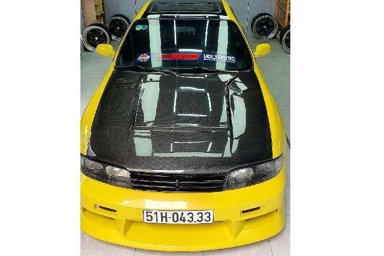 Tại thời điểm tìm khách mua xe thể thao khó như lên trời mà lại có người dám chi hơn 3 tỷ đồng để chốt mua chiếc xe Nissan Skyline R33, rõ ràng người mua là 1 nhà sưu tập hoặc 1 tay chơi có niềm đam mê cực lớn với xe JDM.