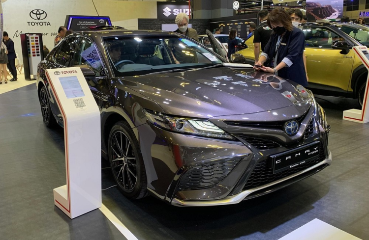 Ton gan 4,5 ty dong de so huu Toyota Camry Hybrid vi ly do nay-Hinh-2