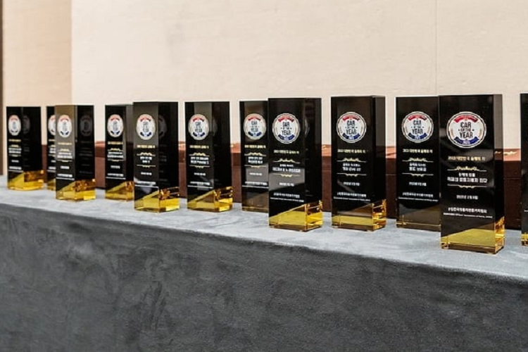 Lần gần nhất mà hãng này đạt giải xe của năm Hàn Quốc là từ hồi 2019 với chiếc Hyundai Palisade. Hiệp hội nhà báo ôtô Hàn Quốc là tổ chức bao gồm các nhà báo chuyên nghiệp đã có hơn 10 năm trong lĩnh vực chính sách và ngành công nghiệp ô tô.
