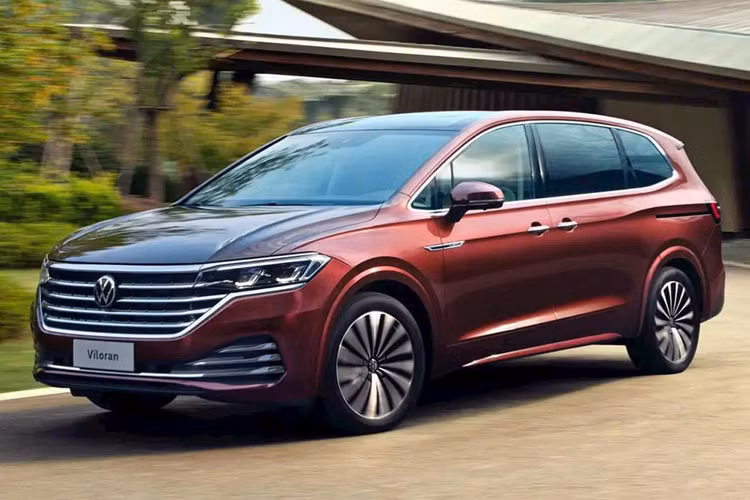 Mẫu MPV cao cấp Volkswagen Viloran 2024 mới được ưu ái gọi là “villa di động” bởi mẫu xe này thường gắn liền với giới "Celebrities” trong những chuyến lưu diễn. Với các thông số kỹ thuật, Viloran khẳng định vị thế là “chuyên cơ mặt đất” MPV cỡ lớn của thương hiệu Volkswagen, vượt trội hơn các mẫu xe ùng phân khúc tại Việt Nam.