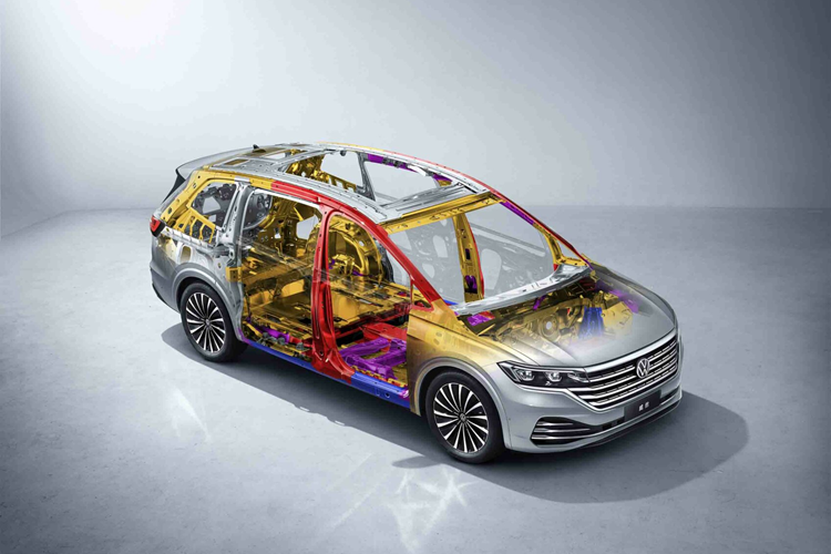 Hệ thống đèn IQ.Light với công nghệ LED thích ứng thông minh với hàng loạt chức năng hỗ trợ chiếu sáng tiên tiến, hỗ trợ người lái khả năng chiếu sáng tối ưu, không làm chói mắt người lái xe ngược chiều.