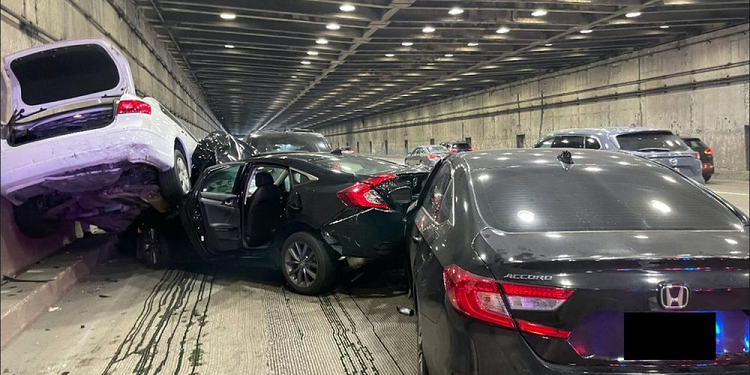 Tesla tu lai gay tai nan lien hoan o My khien 9 nguoi bi thuong