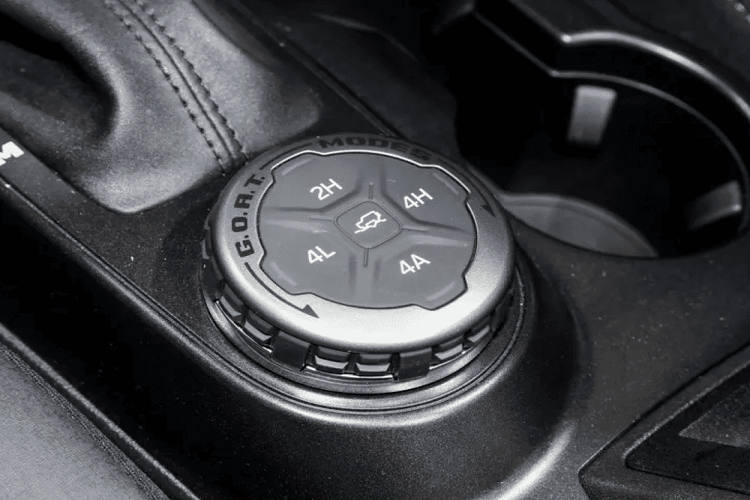 Trong sáu tháng đầu năm, Ford đã bán được khoảng 80.000 chiếc tại Trung Quốc. Liên doanh với Changan đóng góp 63.000 đơn vị và JMC JV đóng góp 17.800 đơn vị.