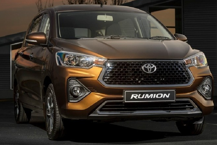 Những mẫu xe chung của 2 thương hiệu Nhật Bản hiện đang bán tại Ấn Độ gồm có Suzuki Baleno - Toyota Glanza, Suzuki Grand Vitara - Toyota Urban Cruiser Hyryder và Toyota Innova Hycross - Suzuki Invicto.