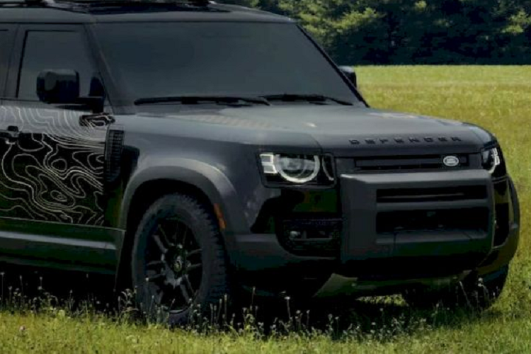 Đội chiến thắng cuộc thi này sẽ nhận được một chuyến du lịch trải nghiệm kéo dài 4 ngày ở Namibia, Nam Phi. Ở đây, họ sẽ lái những chiếc xe Defender băng qua vùng rừng núi hoang dã Erongo và chinh phục đỉnh Spitzcoppe.