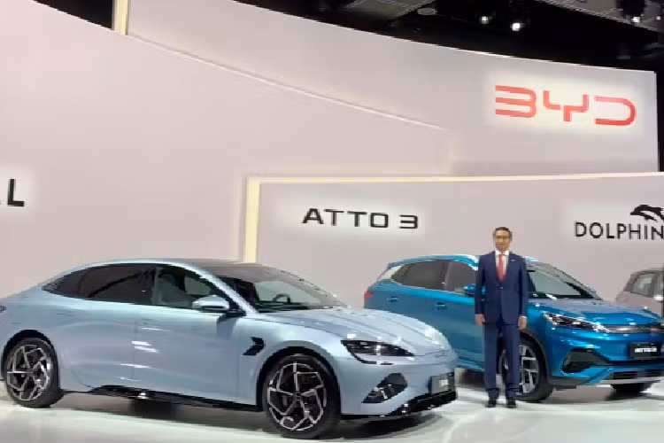 Hiện tại, Nga cũng là thị trường xuất khẩu lớn nhất của Trung Quốc, chuyên thu mua, nhập khẩu ôtô và phụ tùng các loại. Đây cũng là thị trường tiềm năng mà Trung Quốc độc quyền xuất khẩu và phân phối. Bên cạnh Nga, Mexico cũng là quốc gia chiếm 8% lượng xe xuất khẩu của Trung Quốc, trong khi 4% khác đến từ Anh và 6% từ Bỉ. Các hãng xe Trung Quốc đang từng bước thâm nhập và có kế hoạch xây dựng các nhà máy ở châu Âu.