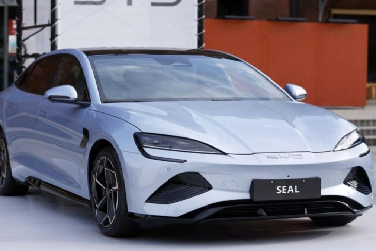 Ôtô Trung Quốc từng không được lòng khách hàng vì gặp nhiều vấn đề liên quan đến chất lượng, nhưng giờ đây nó đã dần được cải thiện. Các nhà sản xuất ôtô tại Trung Quốc đã thay đổi rất nhiều về công nghệ, vật liệu… để có thể cạnh tranh và có chỗ đứng trên thị trường ô tô. Theo các chuyên gia trong ngành, những lợi thế như mẫu mã thiết kế thời trang, giá bán hấp dẫn cùng với công nghệ chế tạo xe điện… đang dần thay đổi cách nhìn nhận của nhiều người.