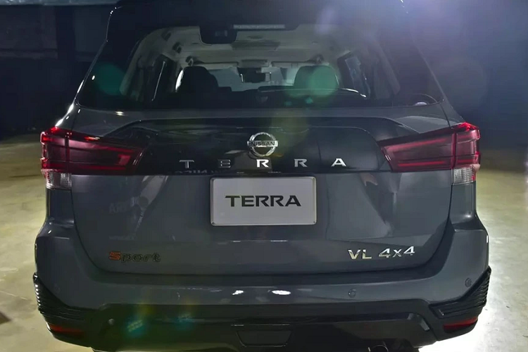 Doanh số của Nissan Terra ở những thị trường lớn khác như Trung Quốc cũng không khả quan, đây chính là thị trường phân phối đầu tiên của mẫu xe này vào năm 2018. Tại Việt Nam, Nissan Terra cũng từng được phân phối nhưng chưa bao giờ "có cửa" cạnh tranh với Toyota Fortuner hay Ford Everest. Thiếu sót lớn nhất của mẫu SUV 7 chỗ này ở Việt Nam chính là không có động cơ diesel như các đối thủ.