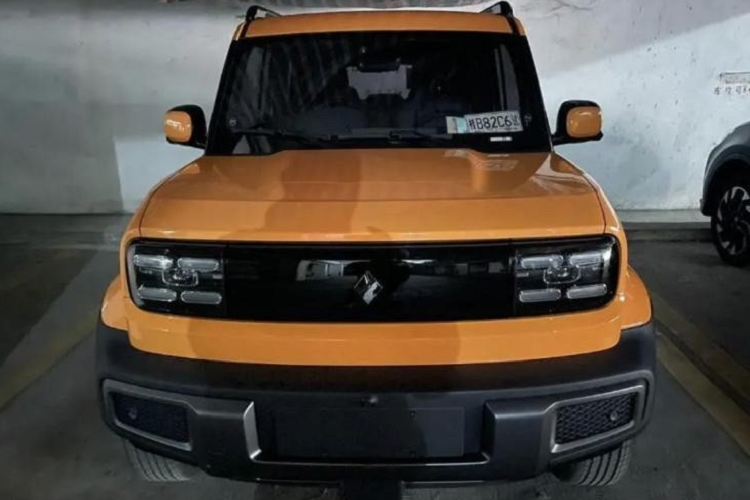 Đến nay, hình ảnh thực tế của chiếc xe Baojun Yueye 2023 chạy điện này đã được chia sẻ lên mạng xã hội và trông rất tinh tế, không giống như một món đồ chơi như hình ảnh từ hãng.