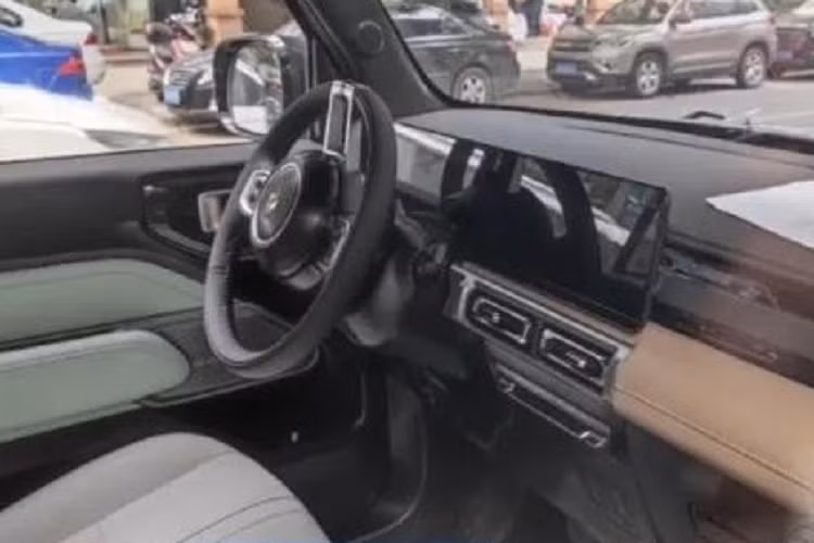 Dự kiến xe Baojun Yep sẽ ra mắt chính thức tại triển lãm ô tô Thượng Hải vào tháng sau, lúc này, giá bán cũng như các thông số chi tiết hơn về xe sẽ được tiết lộ. Tuy nhiên, với 1 số thông tin ban đầu từ Baojun, mẫu xe điện Yueye của họ có kích thước bao gồm chiều dài 3.381 mm, rộng 1.685 mm và cao 1.721 mm. Chiều dài cơ sở cửa xe là 2.110 mm.