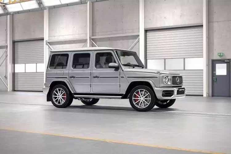 Hệ thống ghế ngồi trên Mercedes-AMG G63 2022 được làm từ chất liệu da cao cấp, tích hợp các chức năng hiện đại như: massage, sưởi tự động, gập chỉnh điện tự động, ghi nhớ các vị trí ghế ngồi,... Khi cần thiết, ghế ngồi của xe có thể gập chỉnh điện để mở rộng không gian làm tăng thêm diện tích chứa đồ.