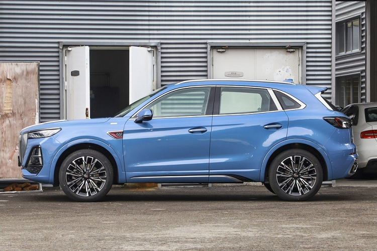 Ở thế hệ mới, mẫu xe được định vị trong phân khúc SUV hạng trung này đã tăng nhẹ về mặt kích thước, bao gồm chiều dài 4.785 mm, chiều rộng 1.905 mm, chiều cao 1.700 mm và chiều dài cơ sở 2.870 mm. So với phiên bản cũ, xe dài hơn 25 mm, hẹp hơn 2 mm trong khi chiều cao và chiều dài cơ sở giữ nguyên.