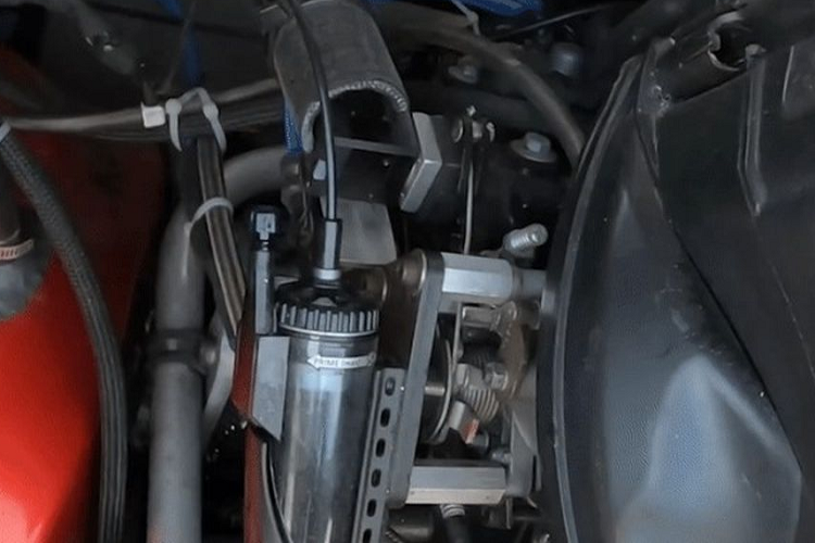 Nissan Leaf chay dien do dong co sieu moto Kawasaki Ninja ZX-10R-Hinh-3