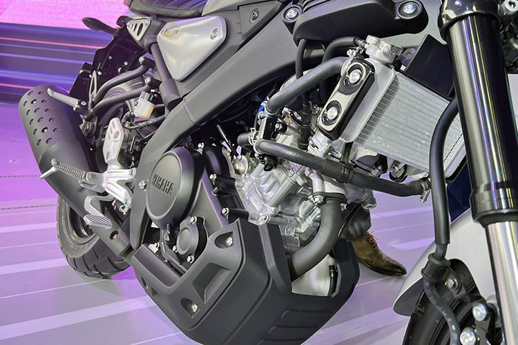 Động cơ của Yamaha XS155R là loại xi-lanh đơn 4 van, 4 thì, SOHC, làm mát bằng dung dịch, dung tích 155cc, cho công suất tối đa 19,3 mã lực tại tua máy 10.000 vòng/phút và mô-men xoắn cực đại 14,7 Nm tại tua máy 8.500 vòng/phút.