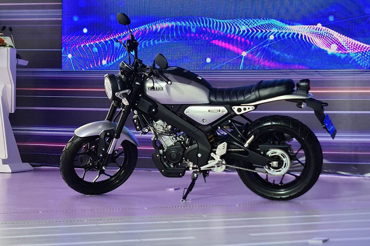 Sau hơn 3 năm, mẫu môtô này mới được phân phối chính hãng tại Việt Nam, với thông điệp “Feel your ride: Lái cảm xúc, Chất đam mê”, mẫu xe môtô Yamaha XS155R 2023 được kỳ vọng mang đến những trải nghiệm lái phấn khích và thú vị cho khách hàng, đặc biệt là giới trẻ. 