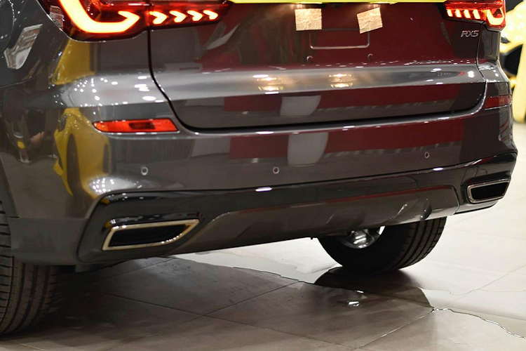 MG RX5 2023 giá rẻ có các thông số dài x rộng x cao lần lượt là 4.571 x 1.855 x 1.719 mm. Như vậy, xe có kích thước ngang ngửa với những mẫu CUV/SUV cỡ C đang bán ở Việt Nam như Mazda CX-5 hay Peugeot 3008.