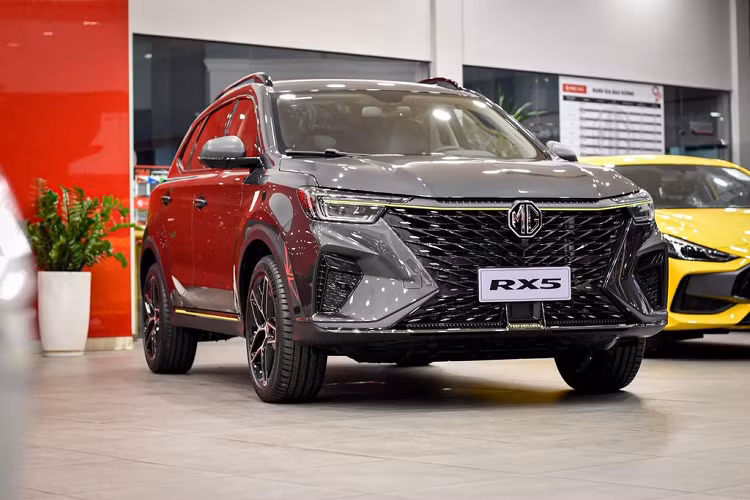 MG RX5 vua ra mat Viet Nam da giam 40 trieu, 