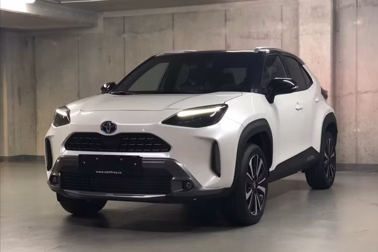 Chưa rõ tuyên bố mới Toyota ảnh hưởng ra sao tới mẫu xe Yaris Cross bán tại Đông Nam Á. So với bản quốc tế, Yaris Cross bản dành cho thị trường Đông Nam Á cũng có các tùy chọn động cơ xăng và hybrid, nhưng khác nhau về nền tảng khung gầm (TNGA và DNGA).