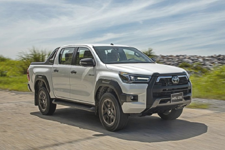 Ngoài việc thay đổi giá bán, thiết kế của Toyota Hilux 2023 tại Việt Nam không có sự thay đổi so với phiên bản cũ. Khách hàng mua Hilux 2023 mới sẽ có 6 tùy chọn màu sơn.