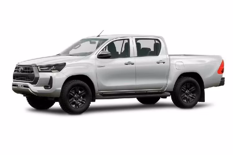 Tại thị trường Việt Nam, Toyota Hilux từng là dòng bán tải bán chạy thứ hai chỉ xếp sau Ford Ranger. Tuy nhiên, do sự cạnh tranh mạnh mẽ từ các đối thủ khác cùng phân khúc, Hilux đang dần bị bỏ xa về doanh số.