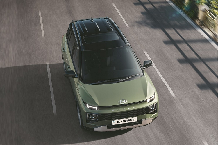 Ngoài ra, mẫu xe SUV Hyundai Exter 2024 còn có cả camera hành trình với 2 camera ở cả trước lẫn sau xe. Hình ảnh do camera thu lại sẽ được hiển thị qua màn hình LCD 2,31 inch đi kèm. Camera hành trình này có thể kết nối với điện thoại thông minh qua ứng dụng để người dùng có thể dễ dàng xem lại hoặc chia sẻ khi cần.