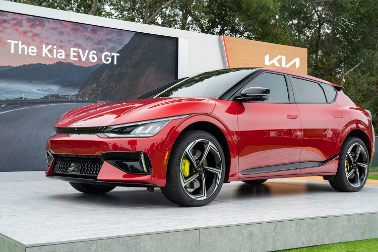 Nói về một chiếc xe điện, người ta quan tâm không chỉ sức mạnh mà còn đến phạm vi hoạt động của xe và khả năng sạc nhanh ra sao. Và ở vế 2, quãng đường di chuyển là điểm yếu lớn nhất của Kia, từng được ghi nhận trên các mẫu xe khác.