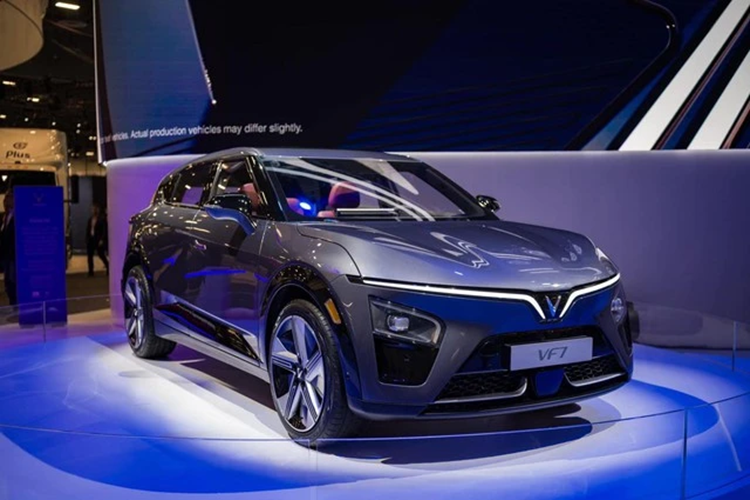 Mức cọc thuê pin là 41 triệu đồng, sẽ được hoàn trả lại cho khách hàng khi khách hàng dừng hợp đồng thuê pin, trả lại pin cho VinFast hoặc chuyển nhượng xe và pin cho người khác.