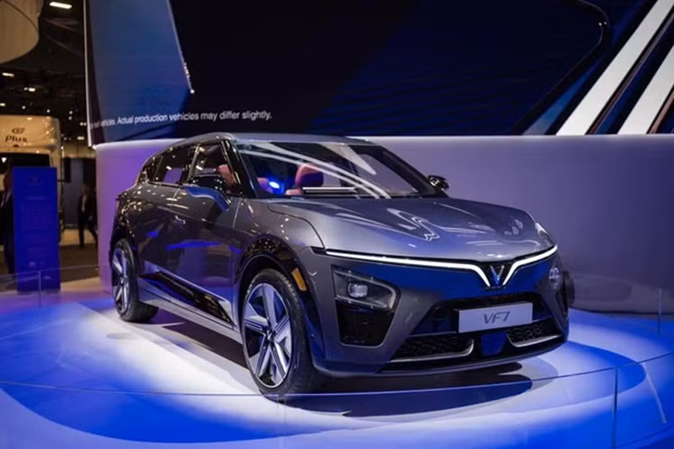 Mức cọc thuê pin là 41 triệu đồng, sẽ được hoàn trả lại cho khách hàng khi khách hàng dừng hợp đồng thuê pin, trả lại pin cho VinFast hoặc chuyển nhượng xe và pin cho người khác.