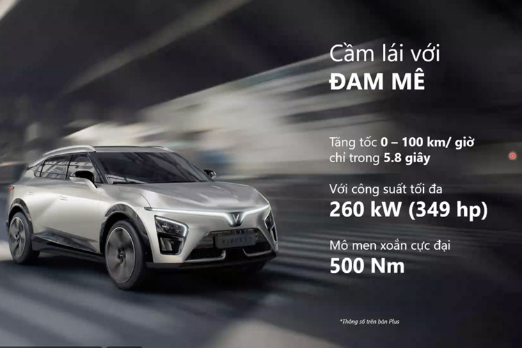 Cảnh báo mở cửa, phanh tự động khẩn cấp phía trước, hệ thống camera 360 độ,... Các tính năng khác sẽ được VinFast cập nhật miễn phí từ xa trong năm 2024.