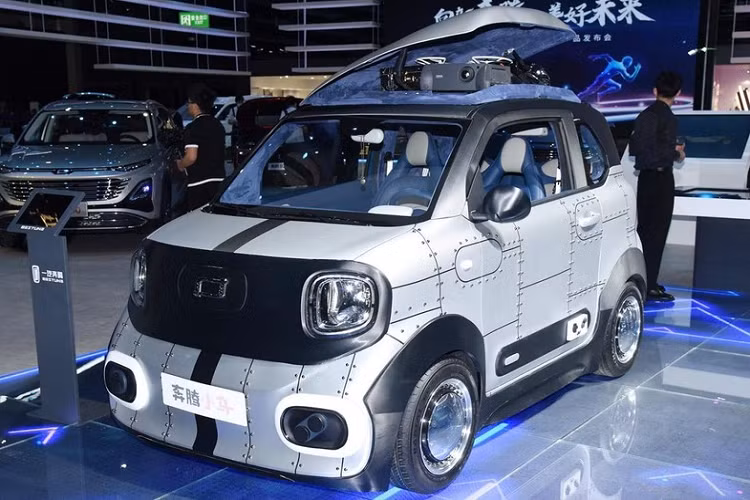 Cụ thể, ông Lei Dongxue, phó tổng giám đốc chi nhánh bán hàng của FAW Group Corp., Ltd., đã nói với giới truyền thông nước này rằng, Bestune Pony 2023 chạy điện dự kiến sẽ được ra mắt và bán chính thức vào tháng 7. Nhưng đáng tiếc là ngày cụ thể không được hé lộ.