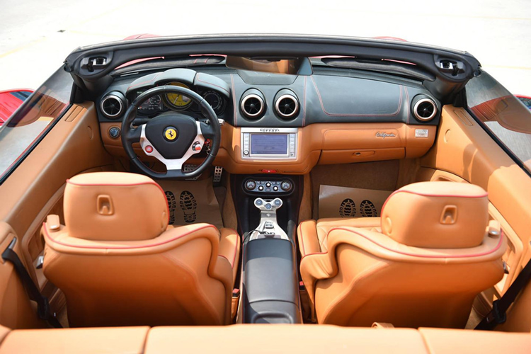 Thú vị hơn, Ferrari California là chiếc siêu xe Ferrari đầu đời khi ông Đặng Lê Nguyên Vũ xây dựng bộ sưu tập xe Ferrari cho mình, và trong lần bán rất nhiều siêu xe, đội hình xe Ferrari bị ông Vũ bán đi 9 chiếc, chỉ để lại Ferrari California và Ferrari F430 Spider.