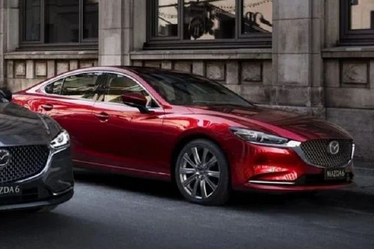 Ông Kunz - Giám đốc điều hành Mazda tại Nhật Bản cũng nói với Autocar: "Sẽ rất tuyệt nếu có khái niệm FR (động cơ phía trước, dẫn động phía sau) và động cơ 6 xy-lanh cho mẫu xe kế nhiệm Mazda6 hoặc một chiếc coupe thể thao cỡ lớn. Chúng tôi muốn có nó, nhưng tại thời điểm này, điều quan trọng nhất là bán được SUV".