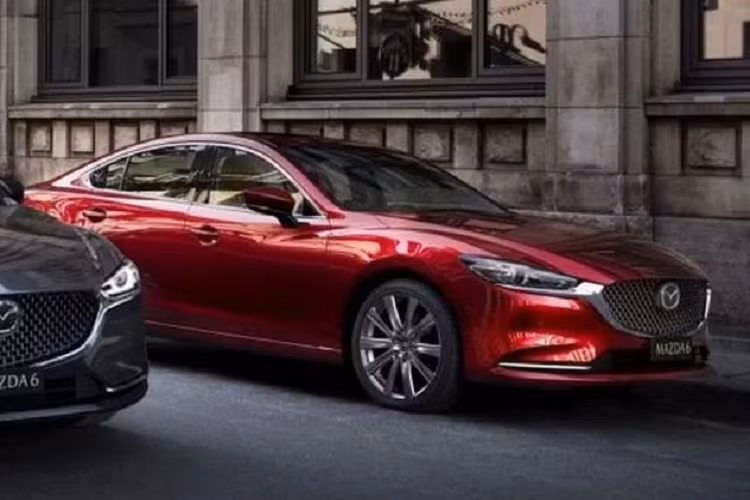 Ông Kunz - Giám đốc điều hành Mazda tại Nhật Bản cũng nói với Autocar: "Sẽ rất tuyệt nếu có khái niệm FR (động cơ phía trước, dẫn động phía sau) và động cơ 6 xy-lanh cho mẫu xe kế nhiệm Mazda6 hoặc một chiếc coupe thể thao cỡ lớn. Chúng tôi muốn có nó, nhưng tại thời điểm này, điều quan trọng nhất là bán được SUV".
