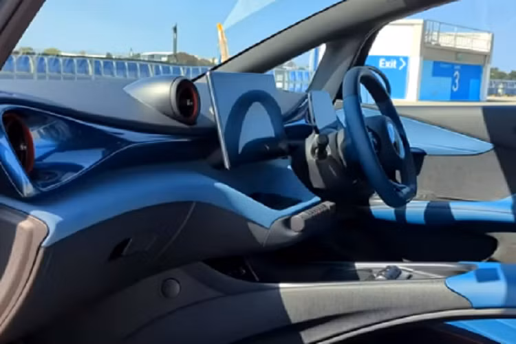 Trong năm 2023 (từ tháng 1 - tháng 9), BYD đã xuất khẩu 41.519 "con cá heo", hầu hết trong số đó xuất khẩu trong 3 tháng qua. Mặc dù Dolphin được tung ra thị trường Trung Quốc vào năm 2021 nhưng BYD chỉ mới bắt đầu cung cấp nó ra thị trường quốc tế gần đây.