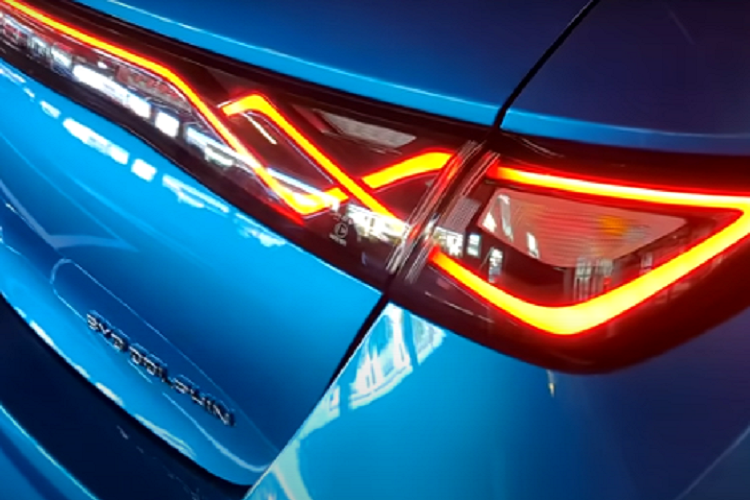 Cụ thể, trong 1 báo cáo gần đây của hãng xe Trung Quốc, BYD đã xuất xưởng 13.132 chiếc xe hatchback cỡ nhỏ BYD Dolphin 2023 mới, trở thành phương tiện xuất khẩu hàng đầu trong tháng 9. BYD Yuan Plus (Atto 3) đã xuất xưởng 9.277 chiếc và mẫu sedan BYD Seal là 4.803 chiếc.