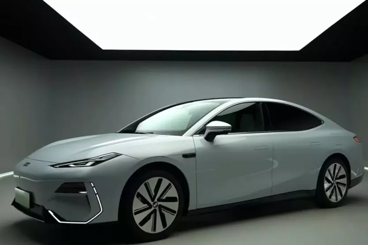 Nó được trang bị công nghệ phát sáng khắc laser siêu nhỏ đã được cấp bằng sáng chế, có thể mang lại hiệu ứng phát sáng phong phú như chào đón khách và chia tay, nước chảy trái phải, nhảy nước, chương trình ca nhạc, v.v.