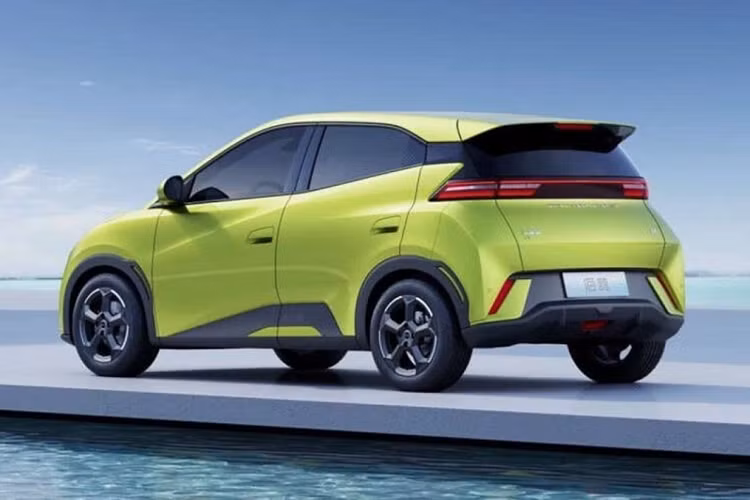 Về công suất, BYD Seagull được trang bị động cơ truyền động đồng bộ nam châm vĩnh cửu có công suất tối đa 74 mã lực và mô-men xoắn cực đại 135 Nm.