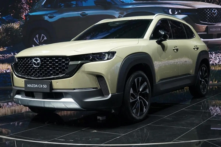 Vào ngày 16/3/2023, liên doanh Changan Mazda đã chính thức xuất xưởng chiếc CX-50 đầu tiên lắp ráp tại Trung Quốc. Cũng trong ngày hôm đó, liên doanh này đã bắt đầu nhận cọc dành cho mẫu crossover này. Tính đến ngày 3/4/2023, tức là sau 18 ngày, đã có 10.000 người đặt mua Mazda CX-50 2023 mới dù chưa được công bố giá bán.