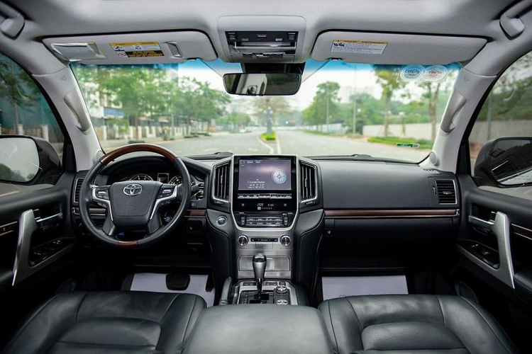 Nếu như trước đây một chiếc ôtô khi đã xuất xưởng, lăn bánh khỏi đại lý thì sẽ bị mất giá, khấu hao theo thời gian, số km lăn bánh thì hiện nay những thông tin rao bán xe cũ chạy lướt giá cao như vậy dường như đã quen thuộc.