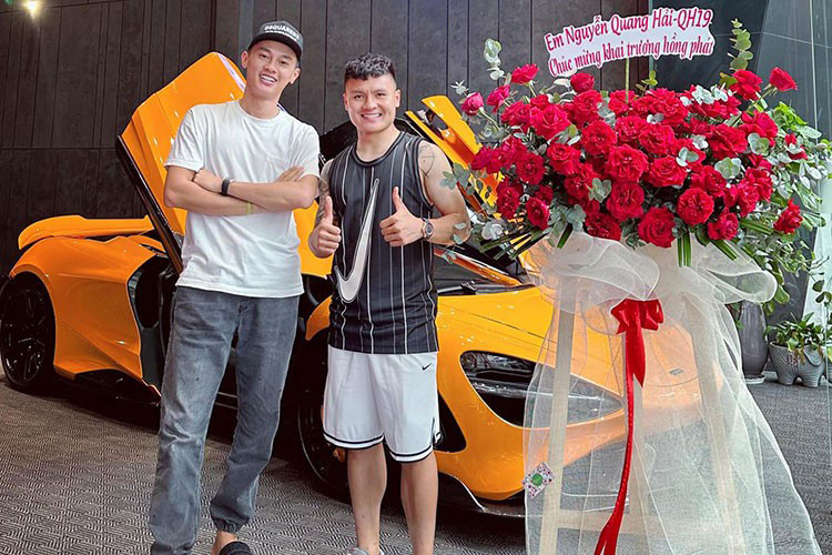 Trước khi bị Cơ quan cảnh sát điều tra Công an TP.HCM ra lệnh giữ người trong trường hợp khẩn cấp, quyết định tạm giữ và lệnh bắt người bị giữ trong trường hợp khẩn cấp, Phan Công Khanh từng gây dựng hình ảnh là 1 ông chủ showroom lớn nhất nhì tại Việt Nam, luôn phông bạt với các siêu xe đắt tiền của khách hàng ký gửi và từng gây chú ý.