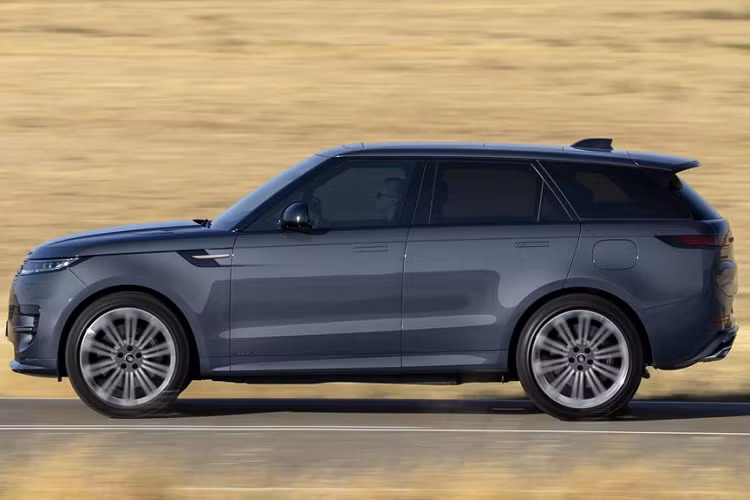 Tuy nhiên nếu so sánh với Tesla thì thành tích này của Land Rover vẫn còn kém khá xa. Cụ thể, thương hiệu xe điện nước Mỹ đạt tới 68% tỷ lệ khách hàng trung bình. Nhưng thực tế phép so sánh này khá khập khiễng bởi Tesla và Land Rover được định vị ở hai phân khúc khác hẳn nhau, với định hướng và định giá sản phẩm cũng như tệp khách hàng hoàn toàn khác biệt.