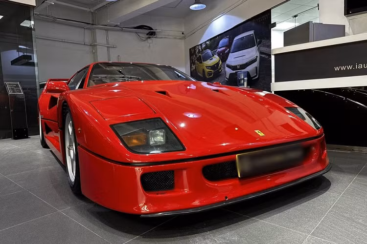 Như các bạn đã biết, Ferrari F40, Ferrari F50 và Ferrari LaFerrari đều là các siêu xe khó mua vì giá bán đắt đỏ, chính điều này đã khiến chưa có chiếc xe nào xuất hiện tại Việt Nam, cho dù có mang biển số Campuchia hay Lào. Vì thế, việc bộ 3 này được mang ra trưng bày ở Hồng Kông là 1 dịp cực kỳ hiếm có và khiến các nhà giàu Việt phát thèm.