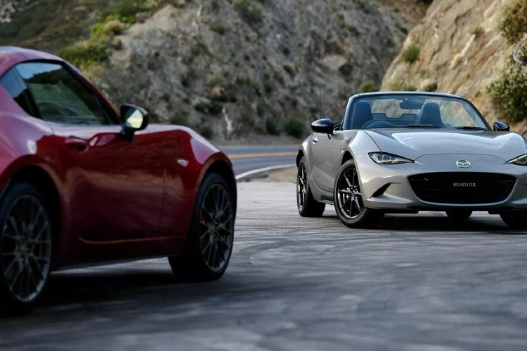 Cuối cùng là sự xuất hiện của những tính năng trợ lái nâng cao ADAS mới như hệ thống kiểm soát hành trình thích ứng và hỗ trợ phanh khẩn cấp.